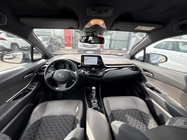 TOYOTA C-HR 122h Distinctive  
