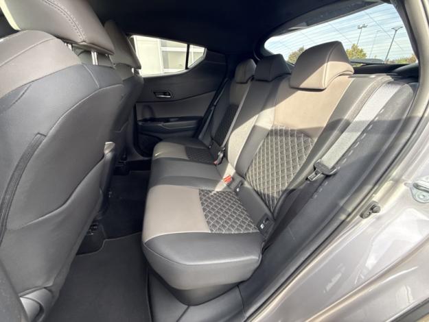 TOYOTA C-HR 122h Distinctive  