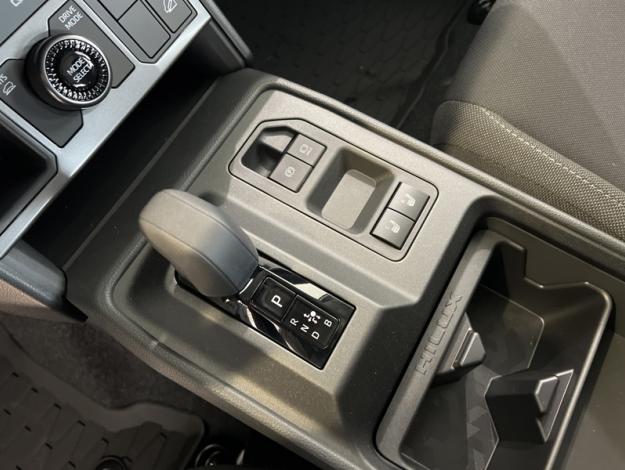TOYOTA Hilux BEV 59KWH LEGENDE DOUBLE CAB 4WD AUTO  BEV 59KWH LEGENDE DOUBLE CAB 4WD AUTO