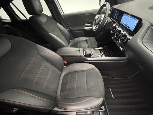 MERCEDES-BENZ GLA 200 d AMG Line  