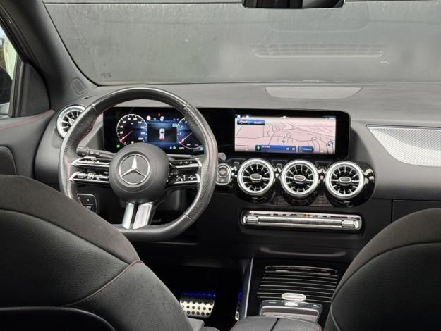 MERCEDES-BENZ GLA 200 AMG Line  