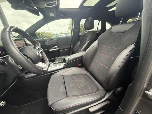 MERCEDES-BENZ GLA 200 AMG Line  