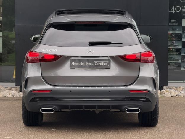 MERCEDES-BENZ GLA 200 AMG Line  