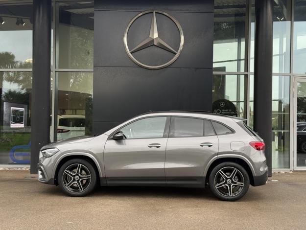 MERCEDES-BENZ GLA 200 AMG Line  