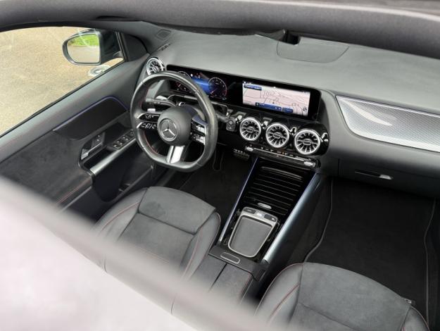 MERCEDES-BENZ GLA 200 AMG Line  