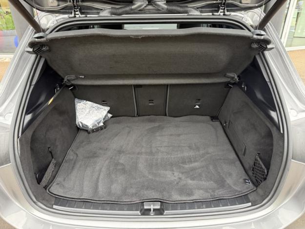 MERCEDES-BENZ GLA 200 AMG Line  