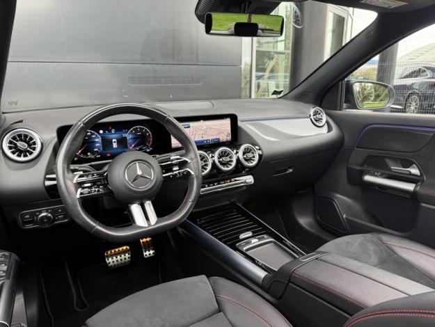 MERCEDES-BENZ GLA 200 AMG Line  
