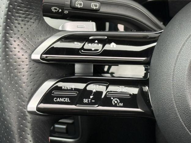 MERCEDES-BENZ GLA 200 AMG Line  