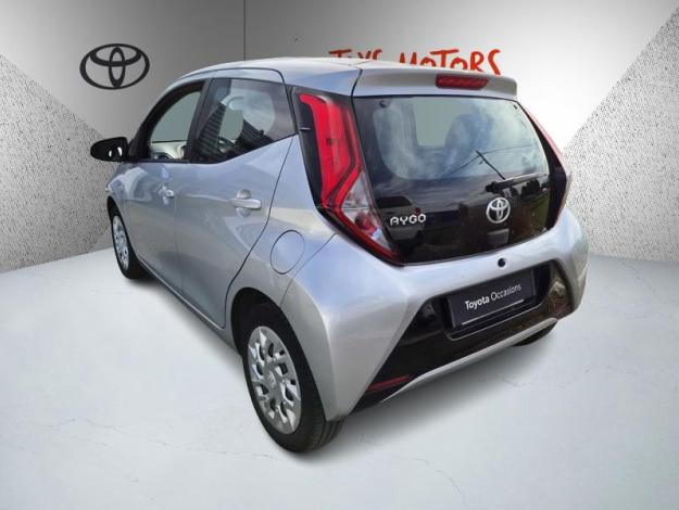 TOYOTA Aygo 1.0 VVT-i x-play  