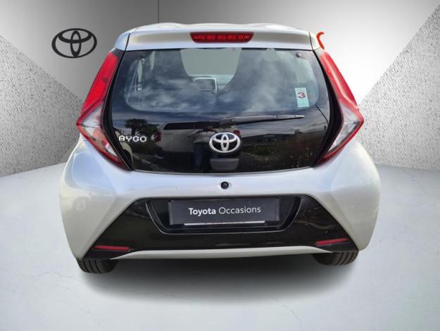 TOYOTA Aygo 1.0 VVT-i x-play  