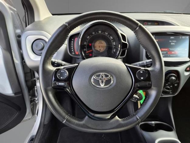TOYOTA Aygo 1.0 VVT-i x-play  