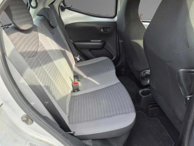 TOYOTA Aygo 1.0 VVT-i x-play  