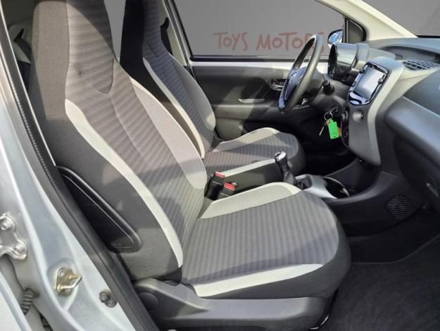 TOYOTA Aygo 1.0 VVT-i x-play  