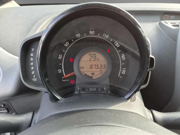 TOYOTA Aygo 1.0 VVT-i x-play  