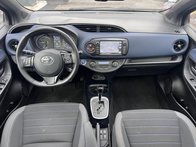 TOYOTA Yaris 100h Collection   