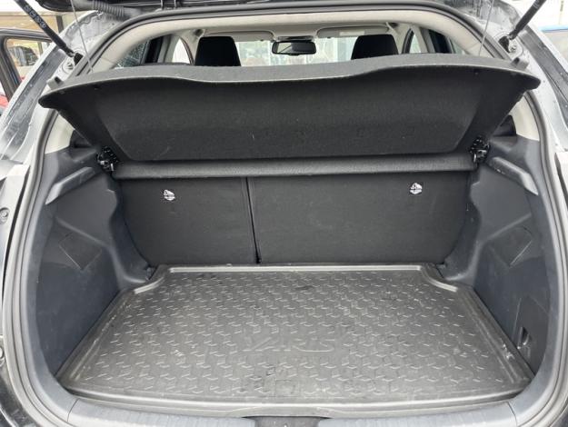 TOYOTA Yaris 116h Design   