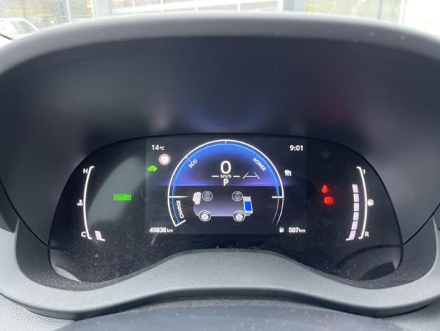 TOYOTA Yaris 116h Design   