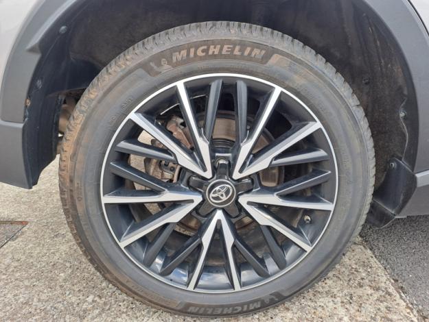 TOYOTA C-HR 2.0 HYBRIDE 184 DISTINCTIVE  
