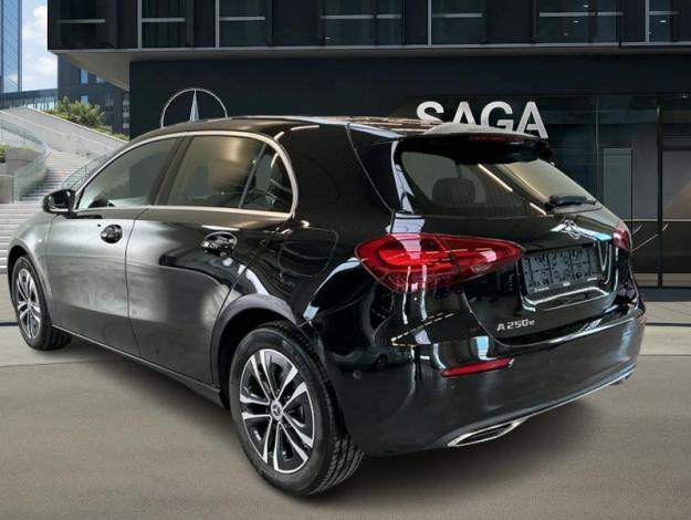 MERCEDES-BENZ A 250 e Luxury Line  