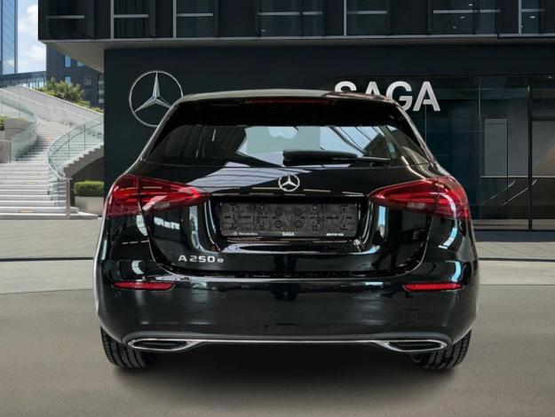 MERCEDES-BENZ A 250 e Luxury Line  