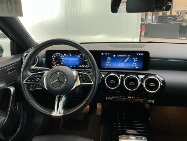 MERCEDES-BENZ A 250 e Luxury Line  