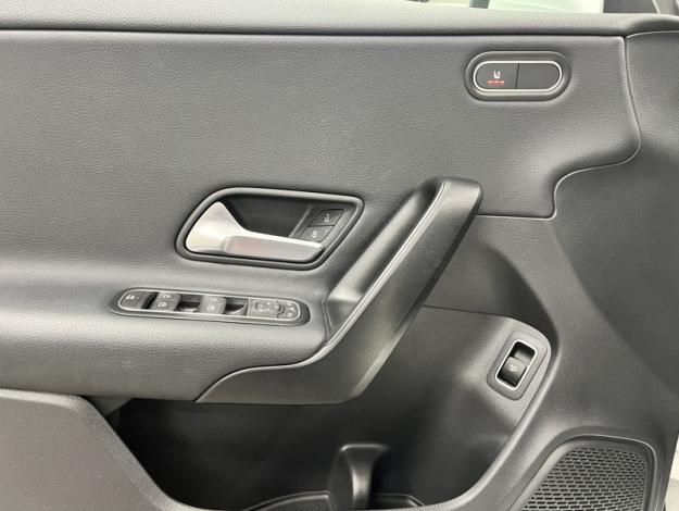 MERCEDES-BENZ CLA-Class CLA 180