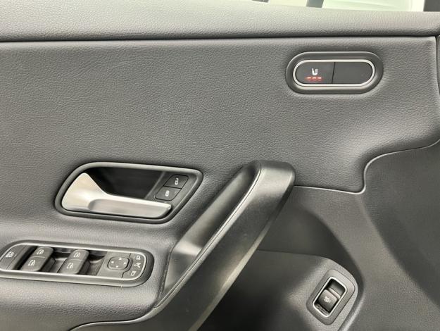 MERCEDES-BENZ CLA-Class CLA 180