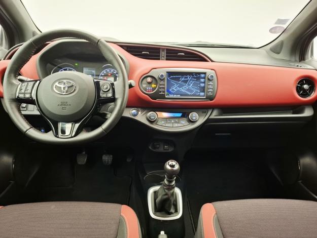 TOYOTA Yaris 1.5 110 VVT-I COLLECTION  