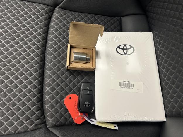 TOYOTA Yaris 1.5 130H COLLECTION   PACK TECHNO