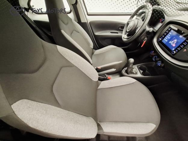 TOYOTA Aygo X 1.0 VVT-I 72 ACTIVE BUSINESS  