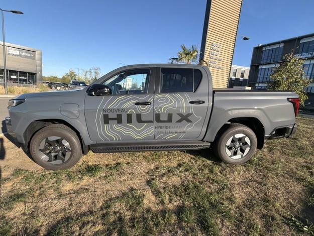 TOYOTA Hilux BEV 59KWH LOUNGE DOUBLE CAB 4WD AUTO  HILUX EV 59 KWH LOUNGE NG26 VD