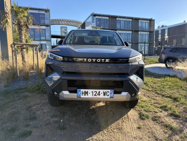TOYOTA Hilux BEV 59KWH LOUNGE DOUBLE CAB 4WD AUTO  HILUX EV 59 KWH LOUNGE NG26 VD