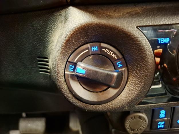 TOYOTA Hilux 2.4 D-4D X-TRA LEGENDE 4WD BVA  