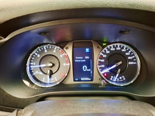 TOYOTA Hilux 2.4 D-4D X-TRA LEGENDE 4WD BVA  