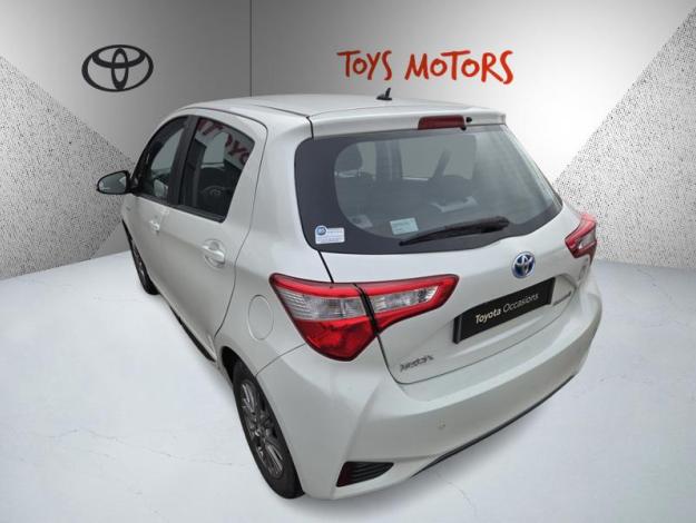 TOYOTA Yaris 100h DYNAMIC   