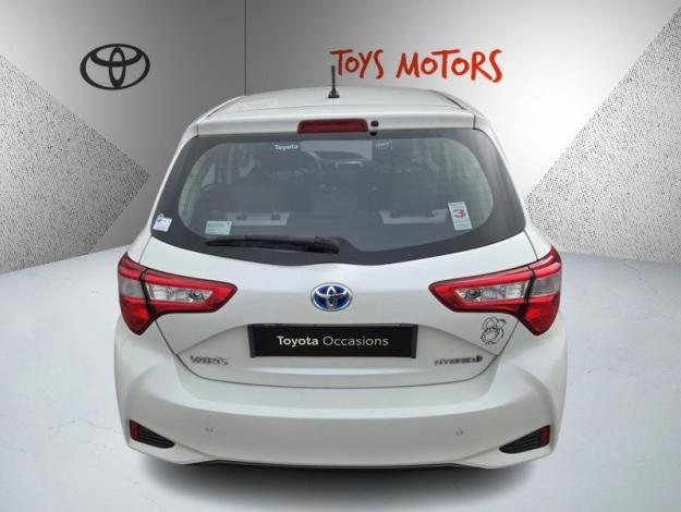 TOYOTA Yaris 100h DYNAMIC   