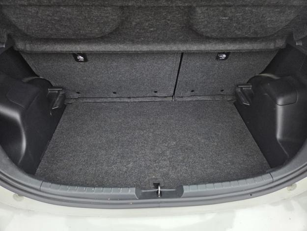 TOYOTA Yaris 100h DYNAMIC   
