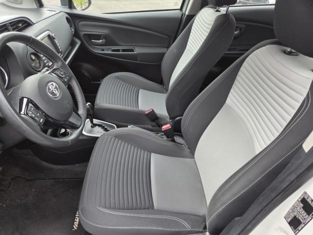 TOYOTA Yaris 100h DYNAMIC   