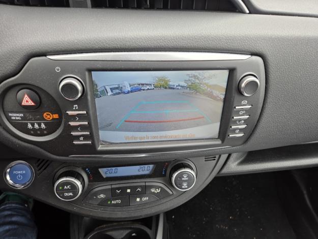 TOYOTA Yaris 100h DYNAMIC   