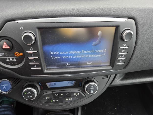 TOYOTA Yaris 100h DYNAMIC   