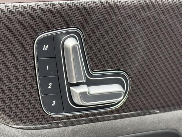 MERCEDES-BENZ GLA 200 d AMG Line  GLA 200 d AMG Line