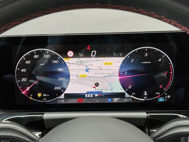 MERCEDES-BENZ GLA 200 d AMG Line  GLA 200 d AMG Line