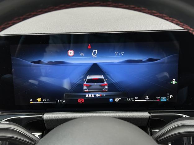 MERCEDES-BENZ GLA 200 d AMG Line  GLA 200 d AMG Line