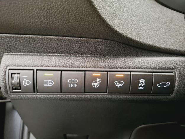 TOYOTA Corolla Touring Sports 1.8 HYBRID 140 DESIGN  PACK CONFORT