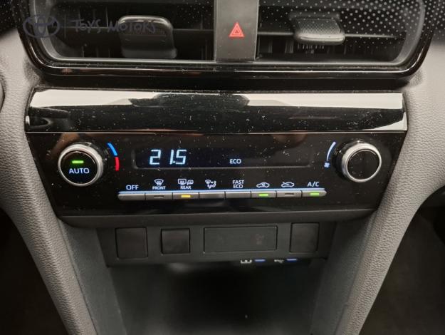 TOYOTA Yaris Cross 1.5 130H DESIGN   