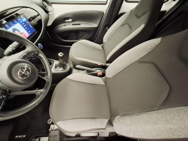 TOYOTA Aygo X 1.0 VVT-I 72 DYNAMIC  