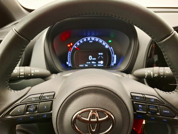 TOYOTA Aygo X 1.0 VVT-I 72 DYNAMIC  