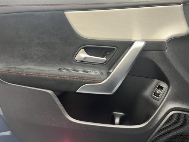 MERCEDES-BENZ CLA Coupé CLA 200 Coupé AMG Line  
