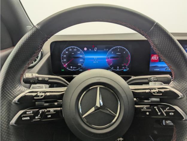 MERCEDES-BENZ GLA 200 d AMG Line  