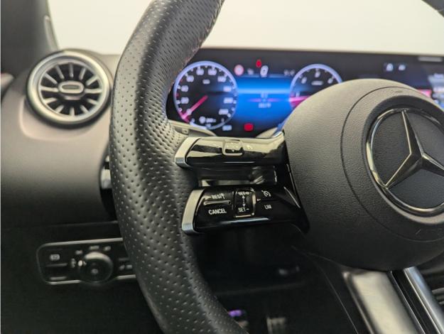MERCEDES-BENZ GLA 200 d AMG Line  